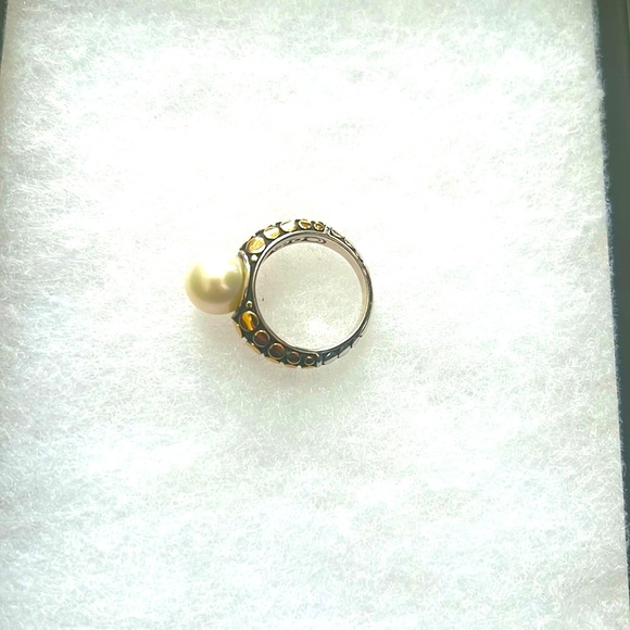 Like new John Hardy Women's White Dot Gold & Silver Pearl Ring - Picture 3 of 6